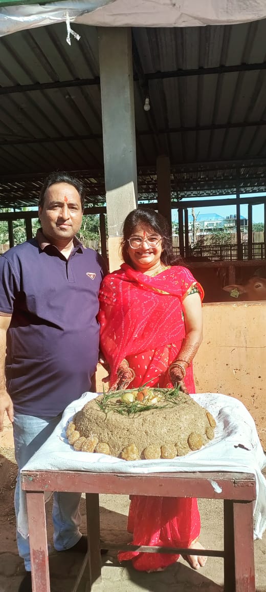 Sawamani Offering with Gau Mata